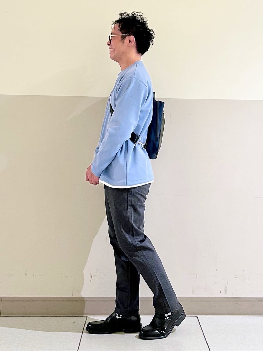 KENJI Iさんの「THE SHOP TK｜切替ボディバッグ」を使ったコーディネート