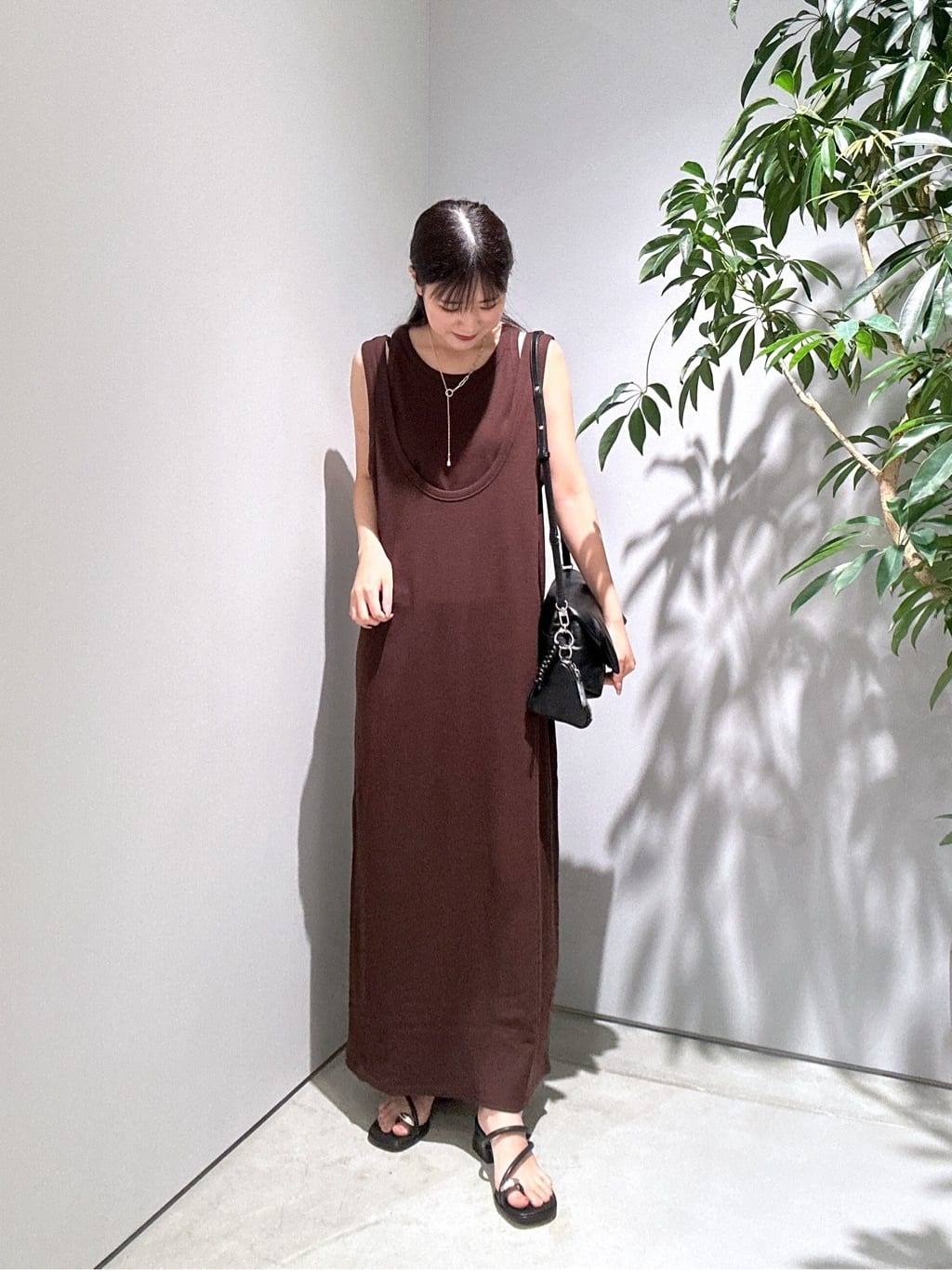 Renoさんの「INDIVI｜タンクトップレイヤードワンピース」を使ったコーディネート