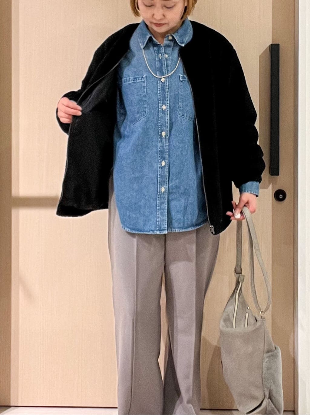 ぷくりんさんの「SHOO･LA･RUE｜【洗濯機可/S-LL/高レビュー】上品シルエットで美しい イージーワイドパンツ」を使ったコーディネート