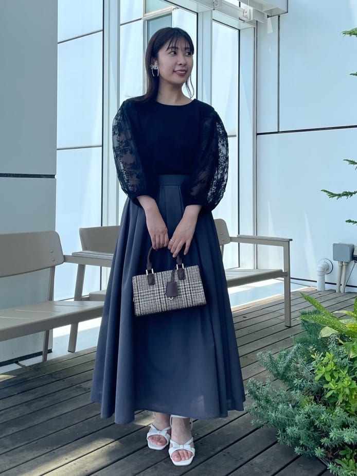 abeさんの「Couture brooch｜【接触冷感・UVカット・マシンウォッシャブル】袖レースドッキングカットソー」を使ったコーディネート