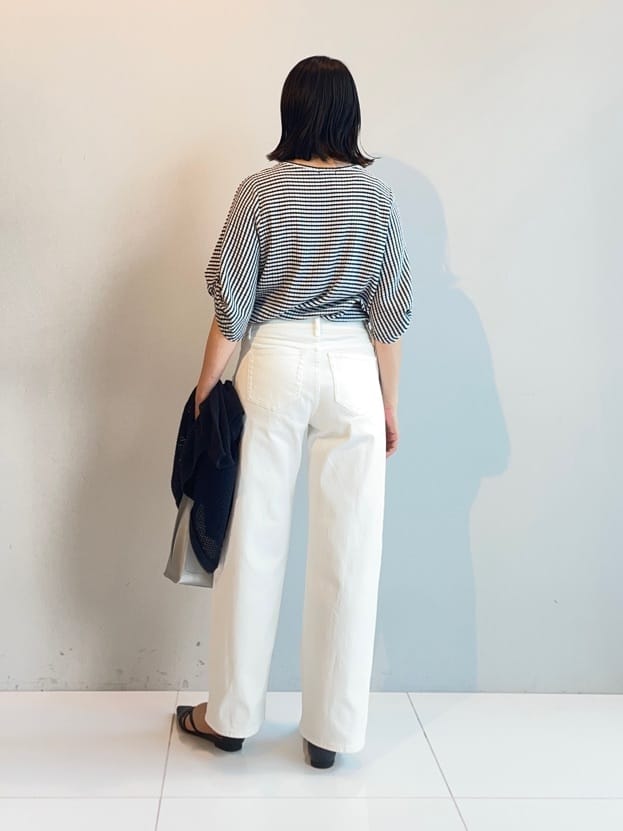 murayamaさんの「INDIVI｜【褒められデニム】ワイドストレート デニムパンツ」を使ったコーディネート