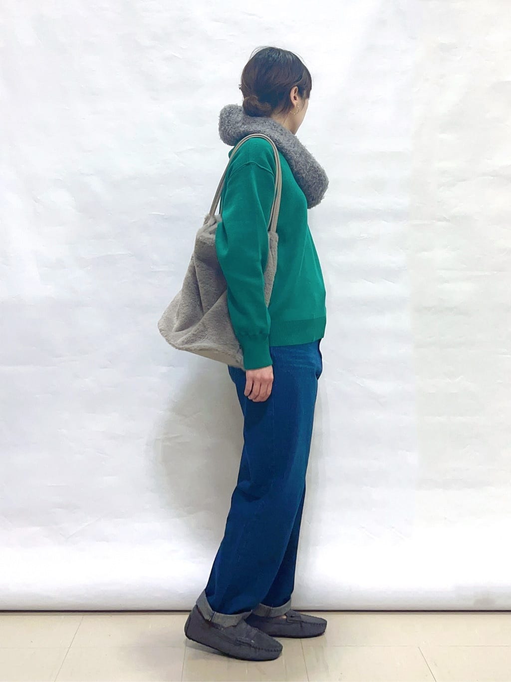 まっつんさんの「SHOO･LA･RUE｜【S-LL】程よくゆったりな 柔らかデニムテーパードパンツ」を使ったコーディネート