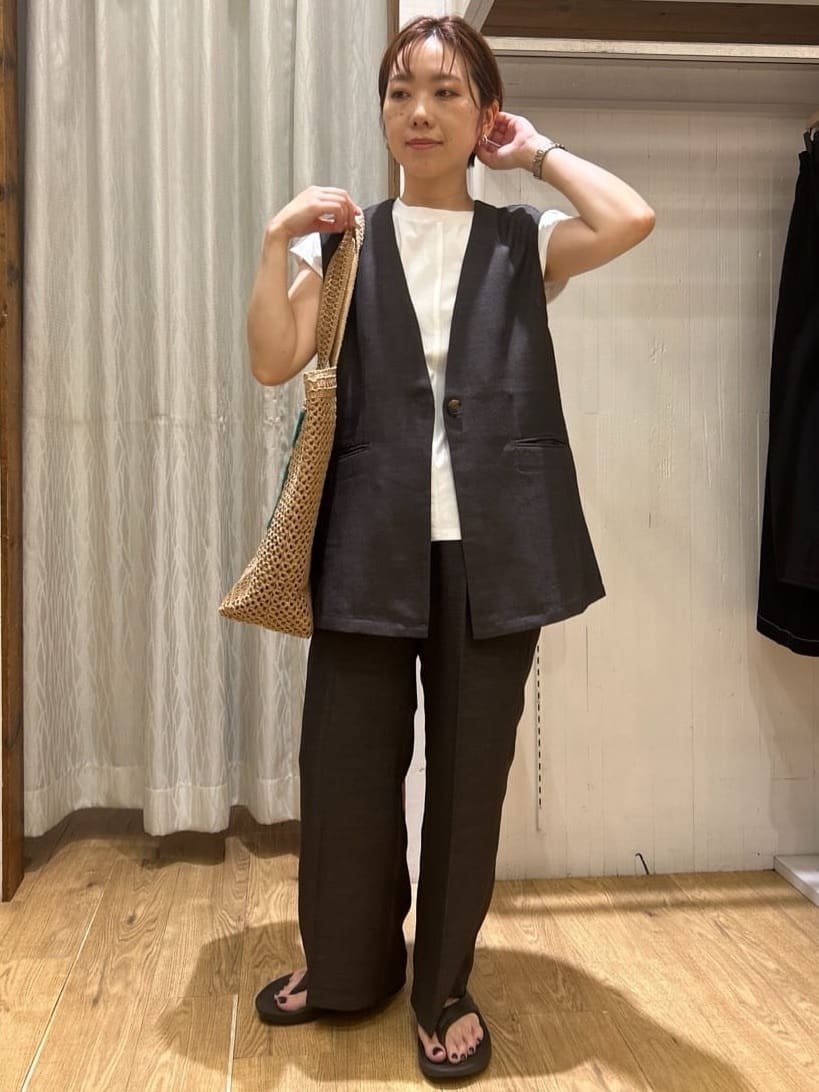 ga_riさんの「THE SHOP TK｜【スッキリ決まる】パナマメッシュジレ/洗える/セットアップ可」を使ったコーディネート