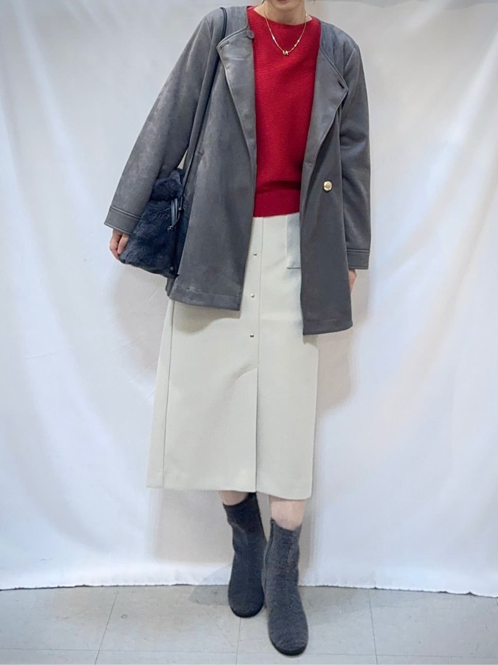 𝐇𝐢𝐫𝐨𝐦𝐢さんの「SHOO･LA･RUE｜【S-LL/あったか】すらりときれい見え ベイカー風ナロースカート」を使ったコーディネート