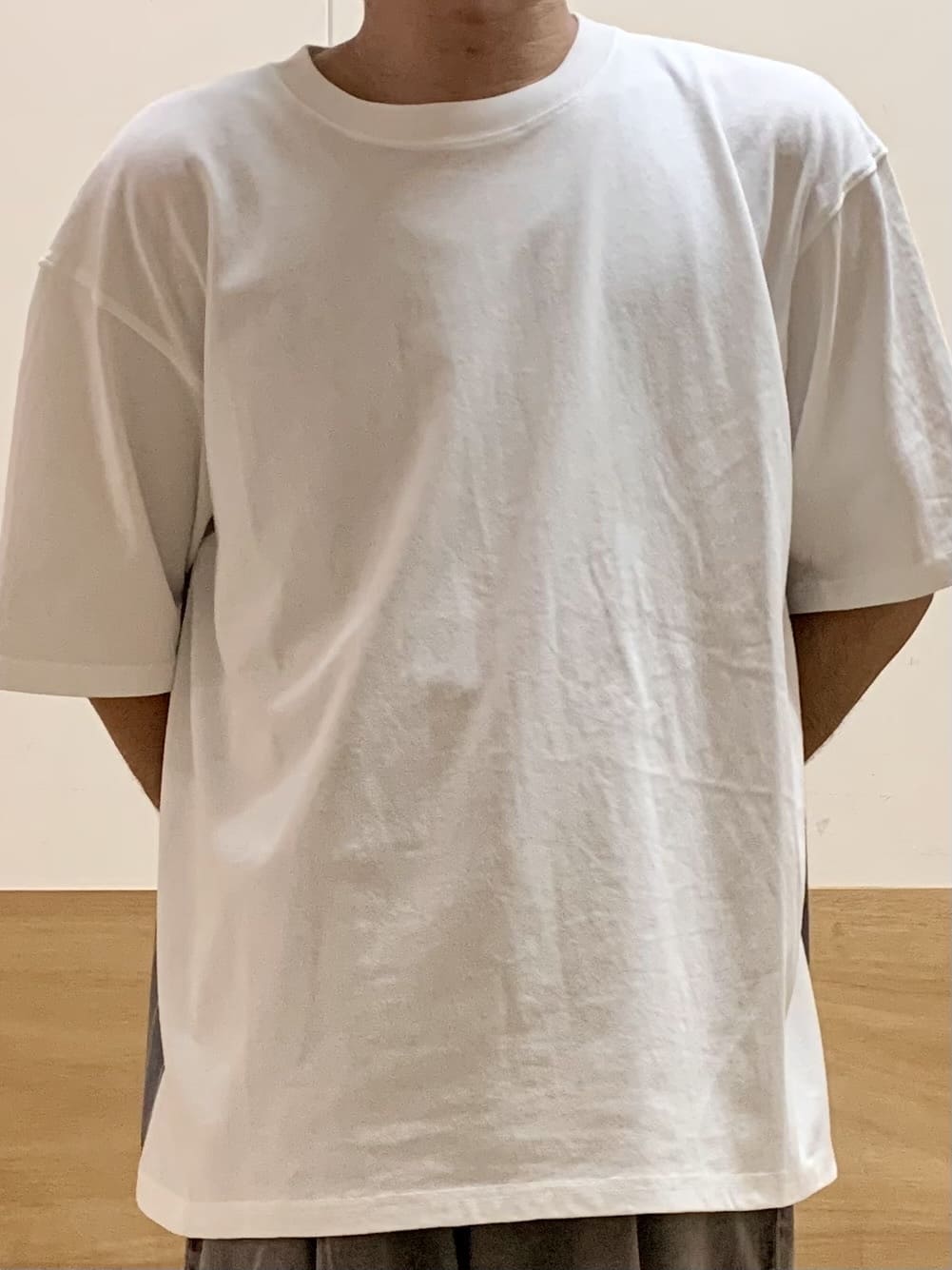 MATUさんの「THE SHOP TK｜エシカルブロード切替Tシャツ 洗濯機OK」を使ったコーディネート