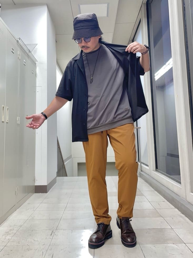 MAKOTO AIさんの「TAKEO KIKUCHI｜【COOL CITY WEAR】エアートール オープンカラーシャツ /接触冷感・通気性」を使ったコーディネート