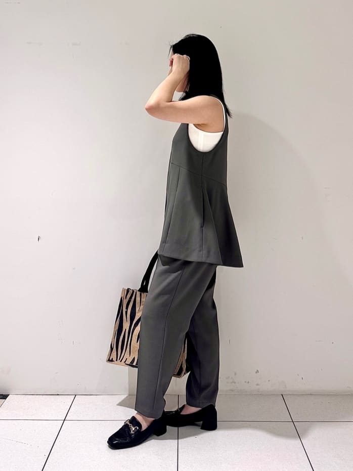 そんさんの「INDIVI｜【接触冷感／セットアップ対応】イージーテーパードパンツ【通勤・セレモニー】」を使ったコーディネート