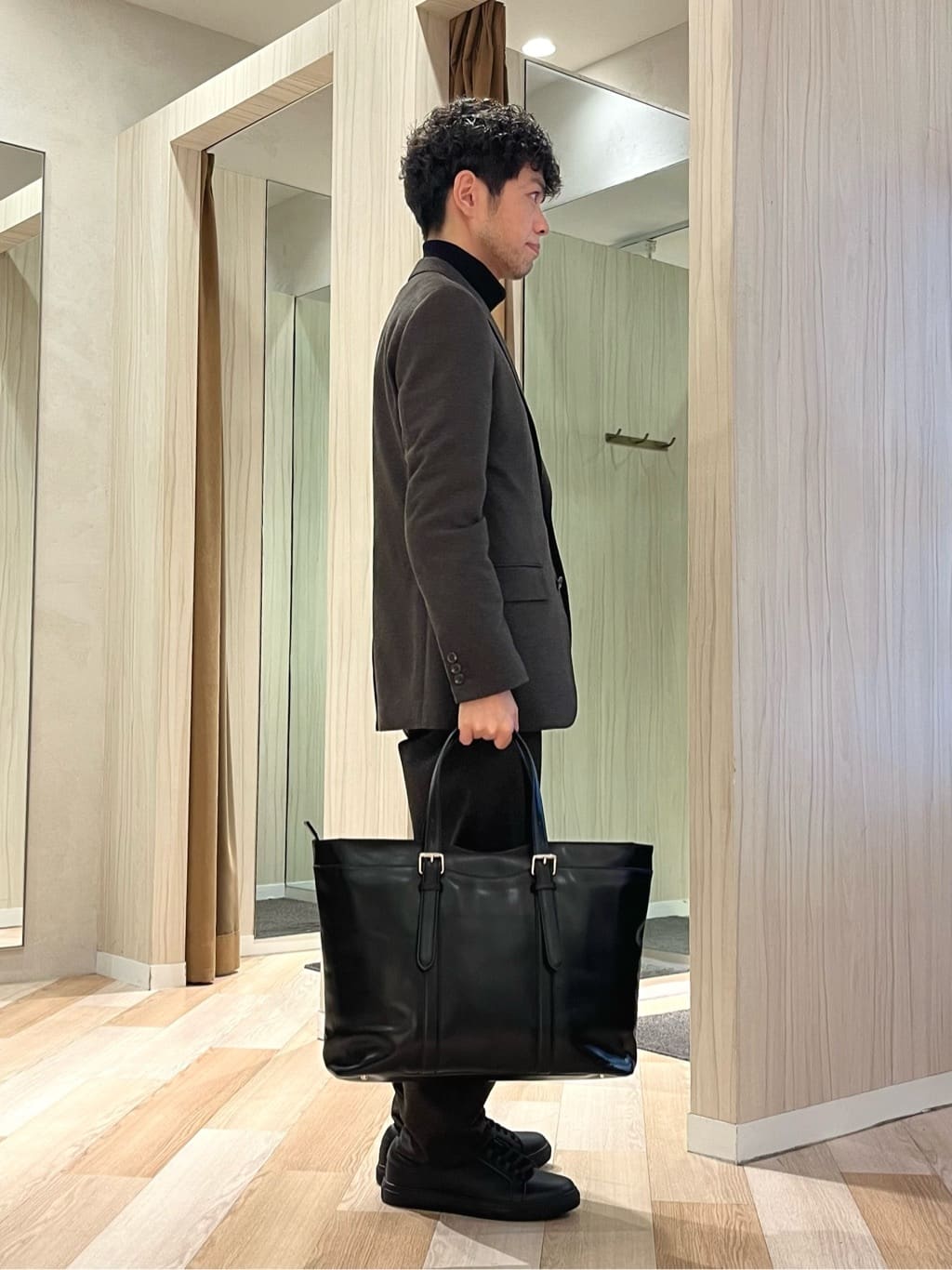 URAさんの「TAKEO KIKUCHI｜アンチピリング タートルネック ニット」を使ったコーディネート