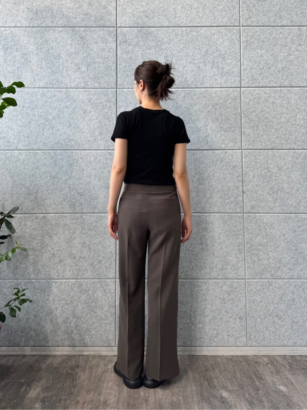 uchi__yamaさんの「CODE A｜line zip trousers」を使ったコーディネート
