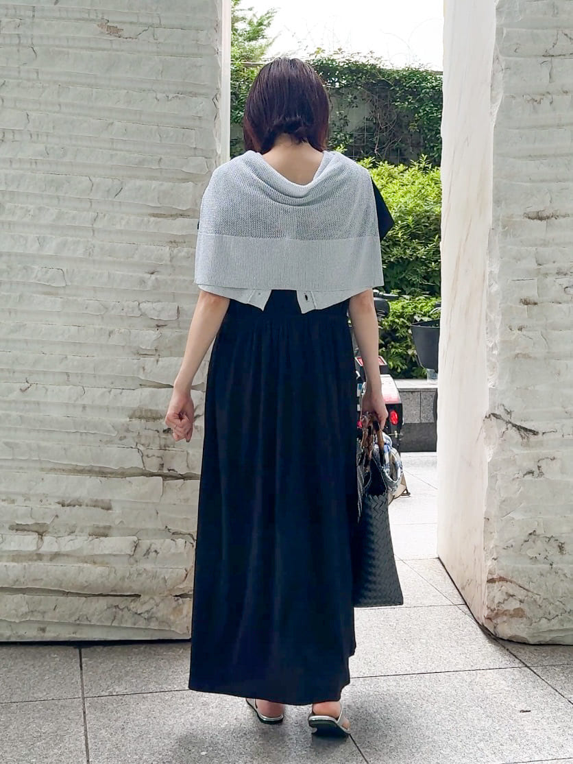 𝐜𝐡𝐢𝐤𝐚さんの「SHOO･LA･RUE｜【前後2WAY】さらりと大人上品に 楊柳フレンチワンピース」を使ったコーディネート