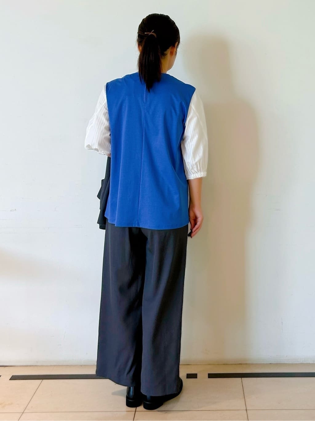 ひーさんの「Reflect｜【ウエスト総ゴム／セットアップ／単品使いOK◎】ベスト＋ストレートパンツセット」を使ったコーディネート