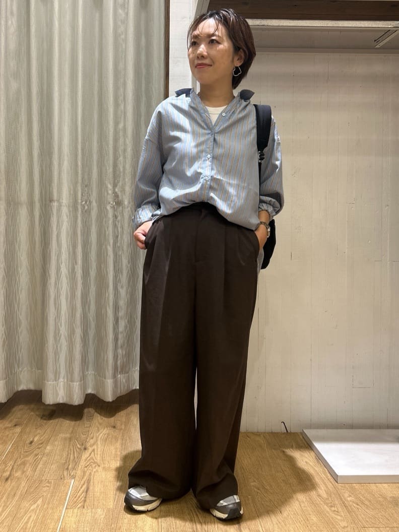 ga_riさんの「THE SHOP TK｜【後ろ姿もサマになる】ストライプ バックシャーリングシャツ/体型カバー/洗える」を使ったコーディネート
