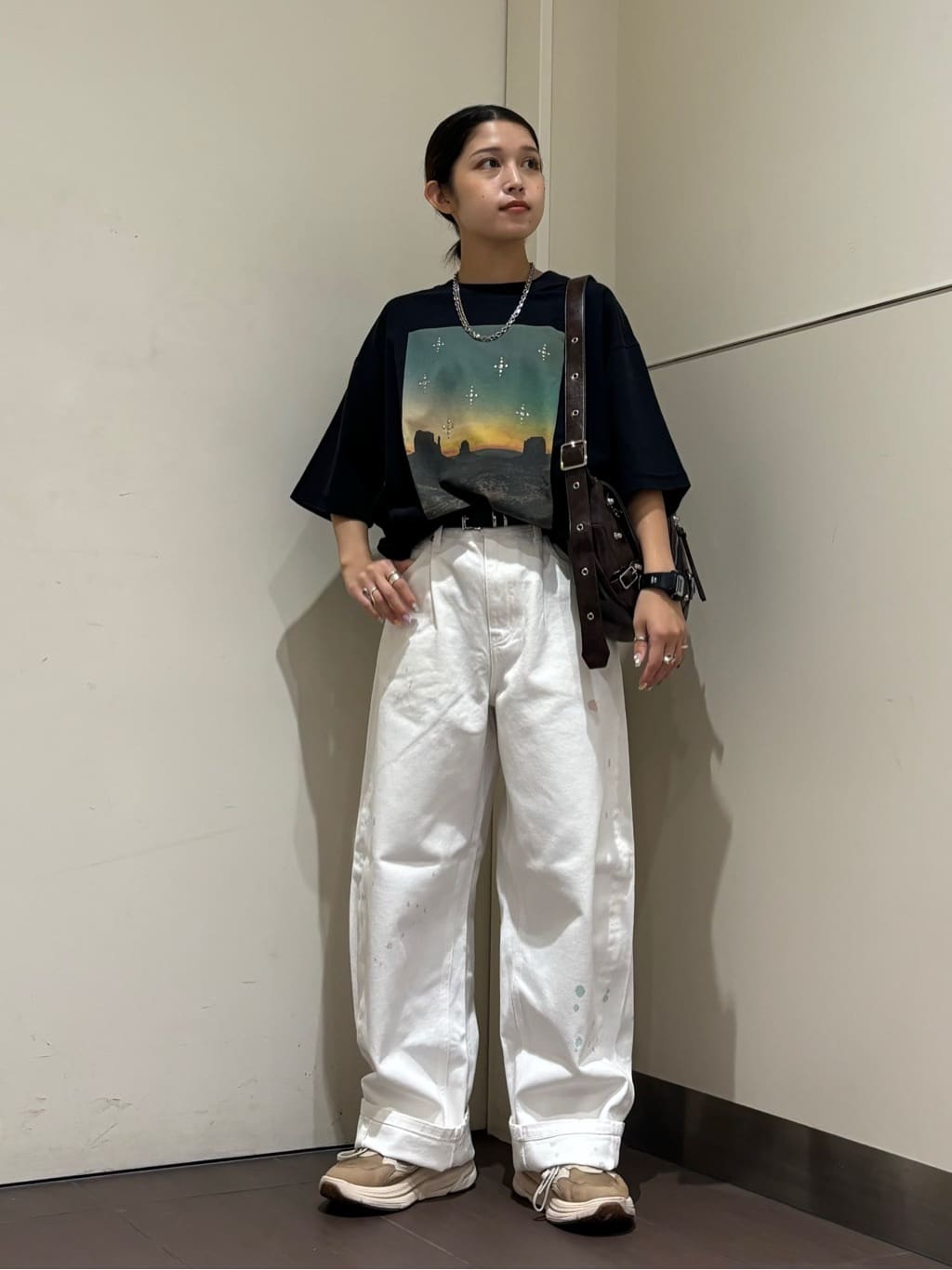 Mgmさんの「tk.TAKEO KIKUCHI｜【FANCYシリーズ】スタッズクレセントショルダーバッグ」を使ったコーディネート