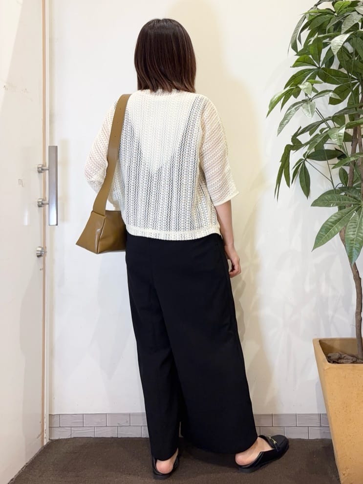 宗形さんの「SHOO･LA･RUE｜【洗える/S-LL】季節の変わり目に 透かし柄が涼やか ジップブルゾン」を使ったコーディネート