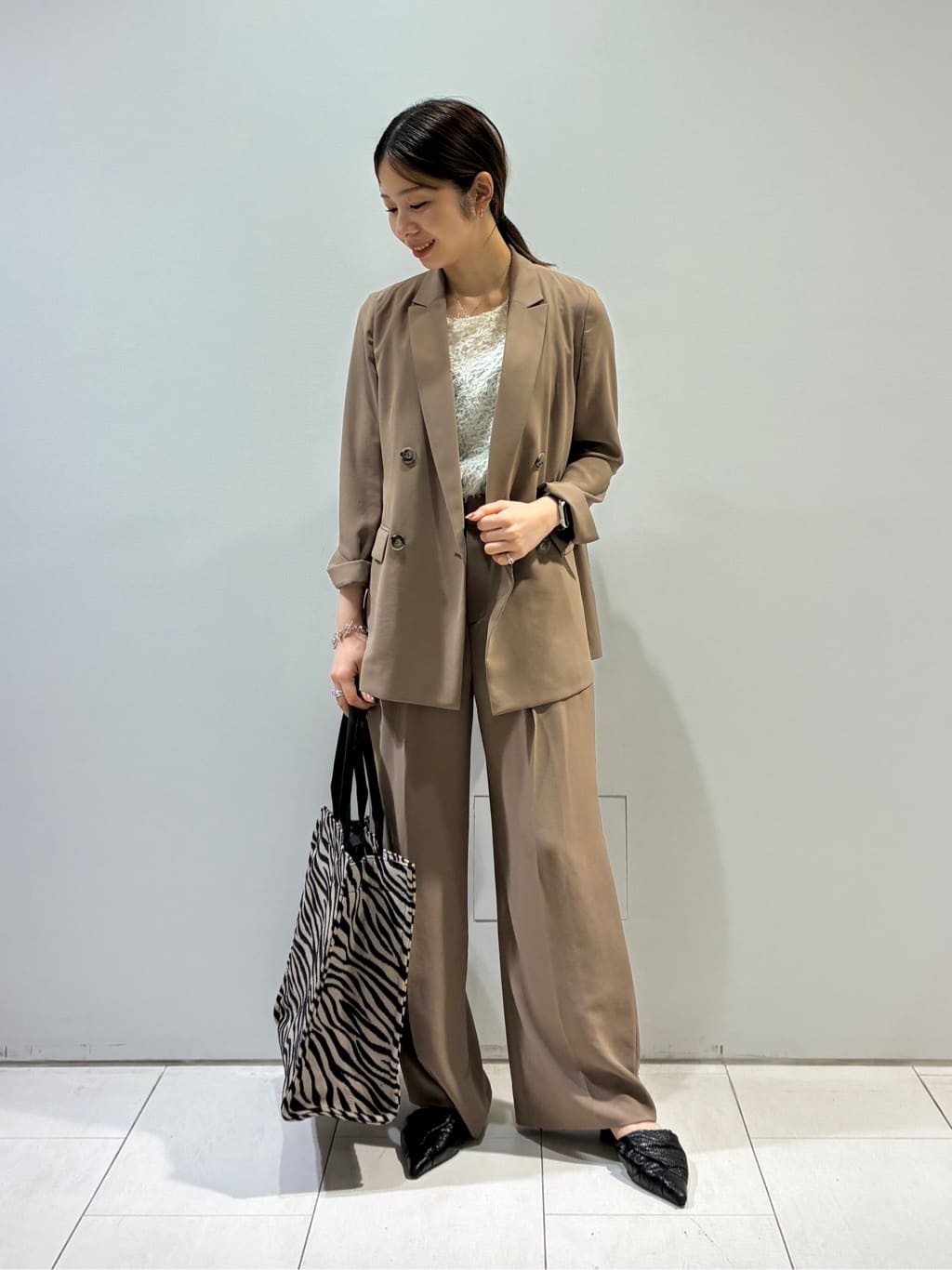 KAOさんの「INDIVI｜【軽く羽織れる！】ダブルジャケット」を使ったコーディネート