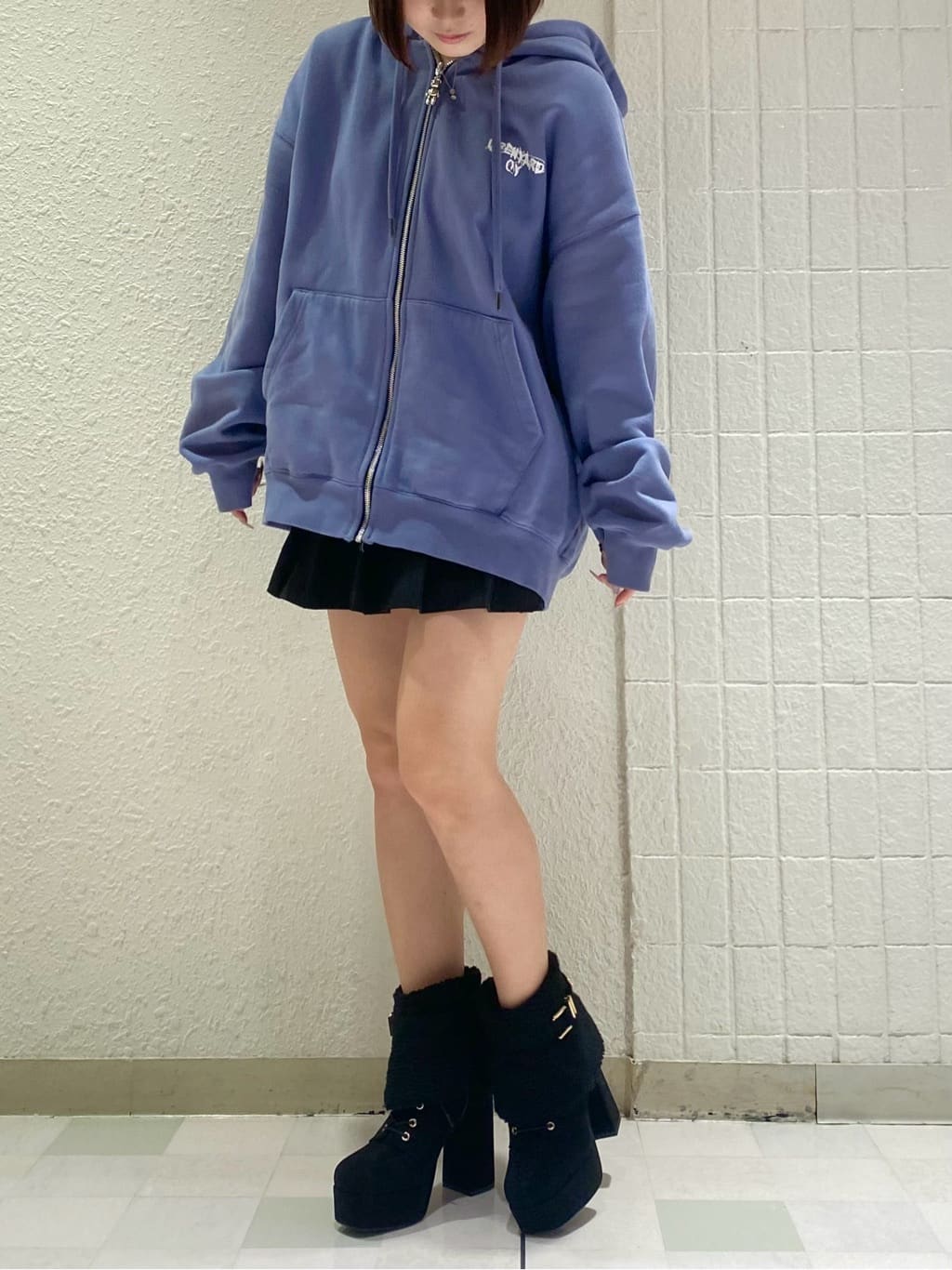 あさんの「ESPERANZA｜【ラク盛り／ショートブーツ】リピーター続出／脚長美脚 3WAYボアレースアップショートブーツ」を使ったコーディネート