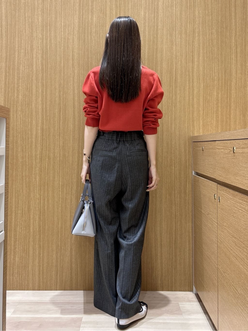 maiさんの「OPAQUE.CLIP｜ラメストライプワイドパンツ【洗濯機OK】」を使ったコーディネート