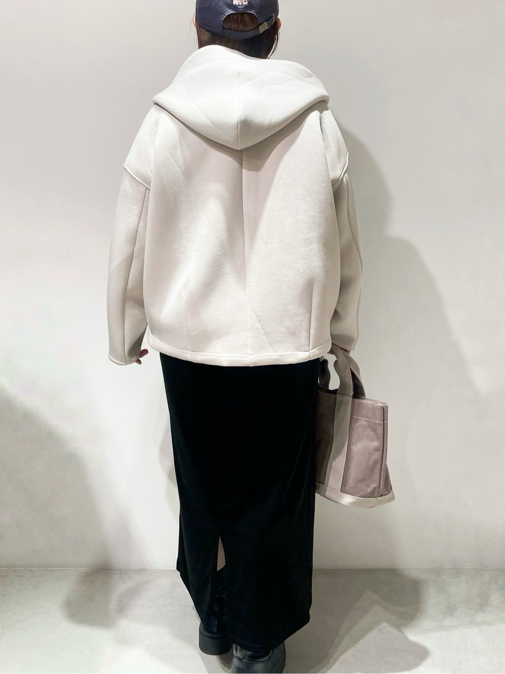 MIHOさんの「OPAQUE.CLIP｜アート柄シャギーニット【洗濯機OK】」を使ったコーディネート