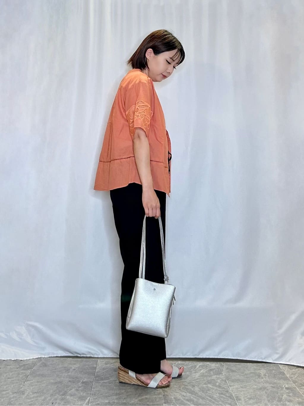 ネリさんの「SHOO･LA･RUE｜【S-LL/6分袖】レースデザインで華やか見え お袖刺繍ブラウス」を使ったコーディネート