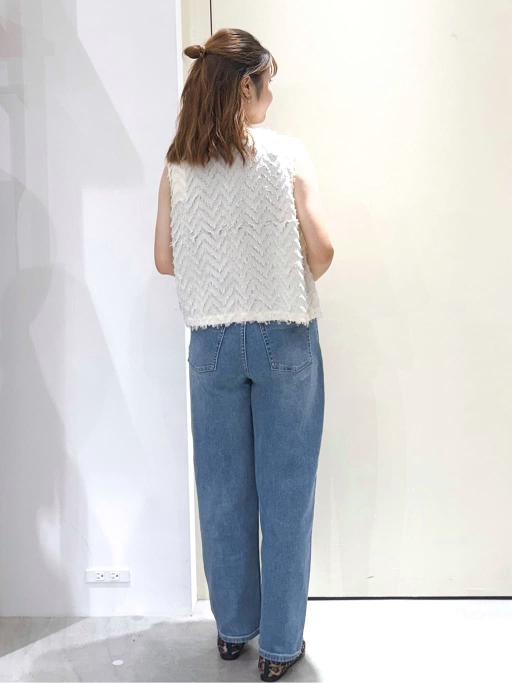 sayaさんの「OPAQUE.CLIP｜フリンジジャカードベスト【洗濯機洗い可】」を使ったコーディネート