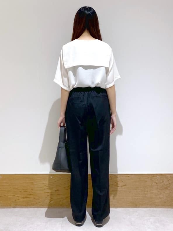 Hatsuneさんの「OPAQUE.CLIP｜ヴィンテージサテンセーラーカラーブラウス【洗濯機洗い可】」を使ったコーディネート