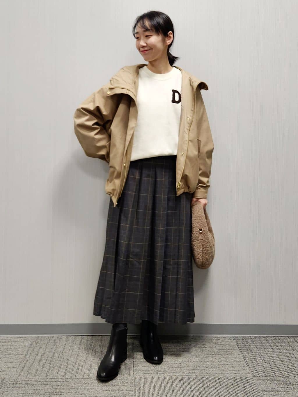 naraさんの「Dessin｜【洗える】Dサガラ刺繍ワッペン付きニット」を使ったコーディネート