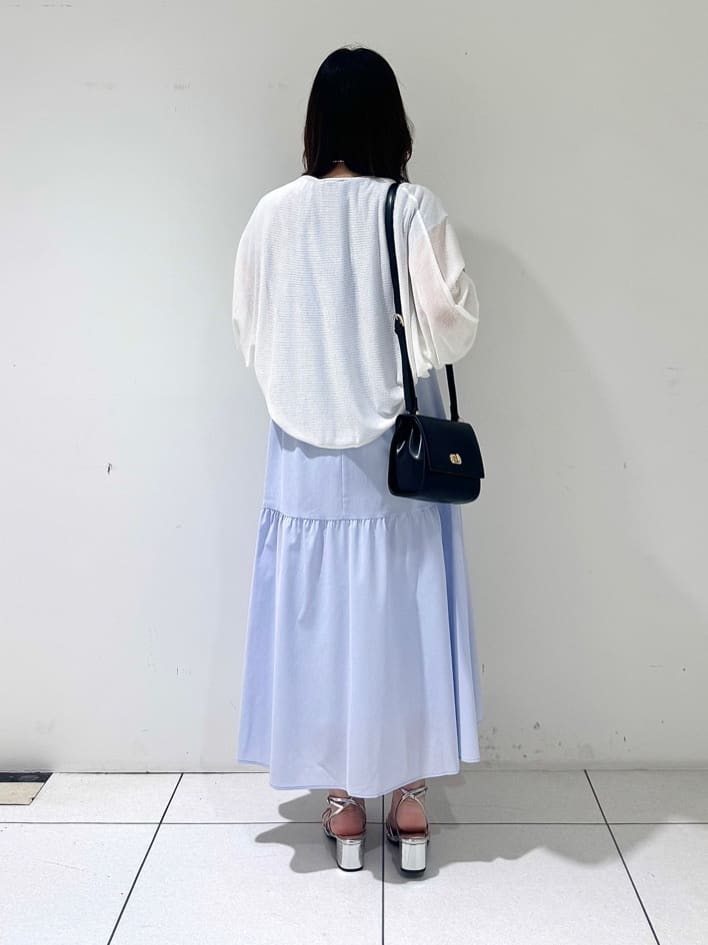 そんさんの「INDIVI｜【軽く羽織れる】ボレロカーディガン」を使ったコーディネート