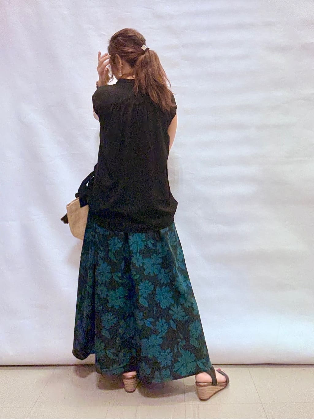 fuuさんの「SHOO･LA･RUE｜【S-LL/洗濯後しわになりにくい】上品にきれい見え スラブギャザーブラウス」を使ったコーディネート