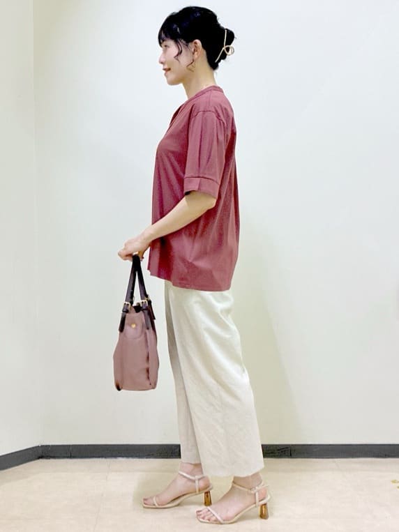 beni_gingerさんの「Reflect｜【すっきり見え！長め丈／マシンウォッシュ可】スキッパーネックジャージトップス」を使ったコーディネート