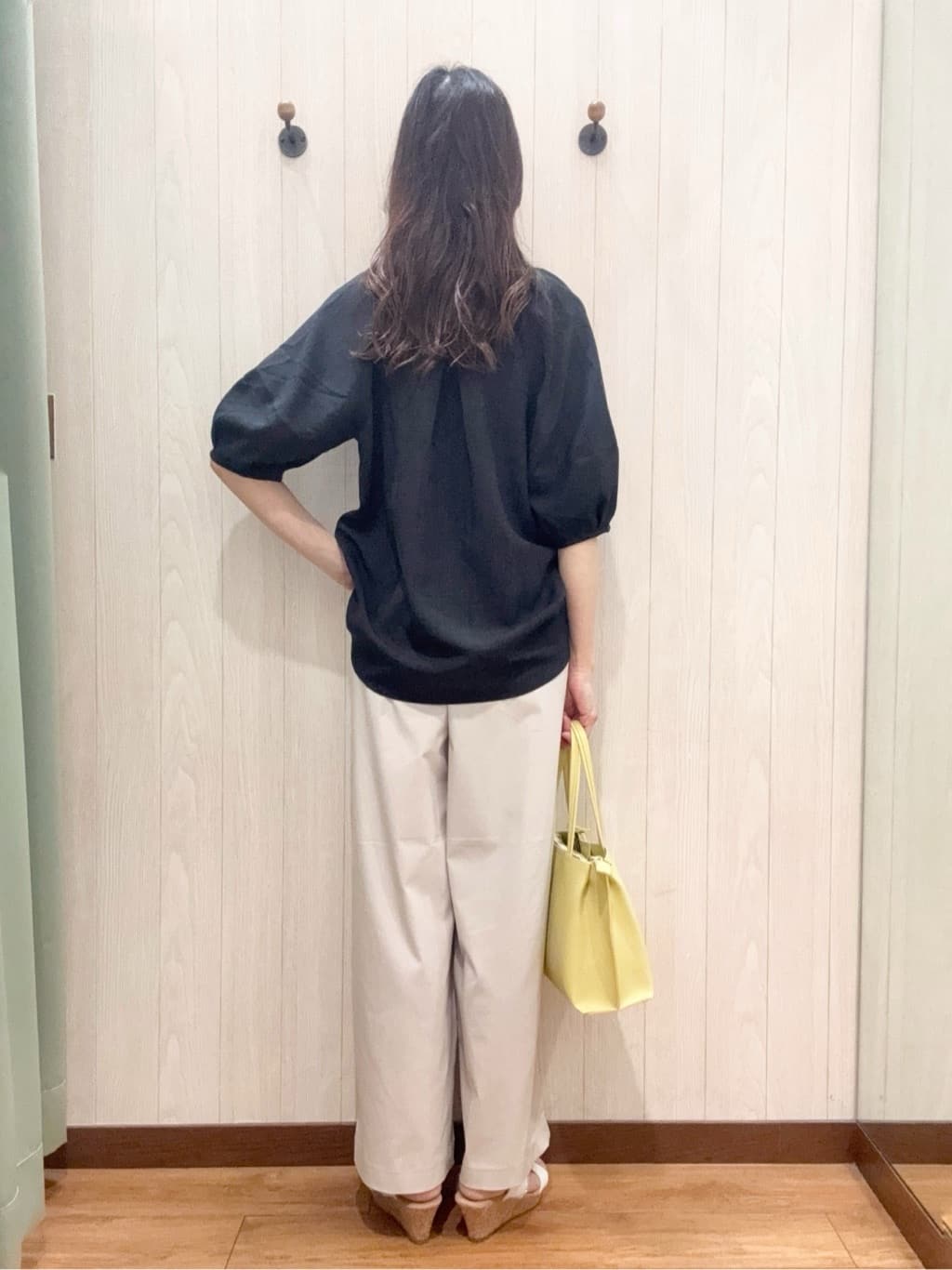 カンチャンさんの「SHOO･LA･RUE｜◆キラキラループマガールサンダル」を使ったコーディネート