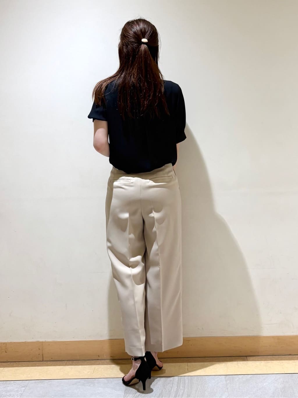 sakiさんの「COUP DE CHANCE｜◆【手洗い可／日本製】パフスリーブブラウス」を使ったコーディネート
