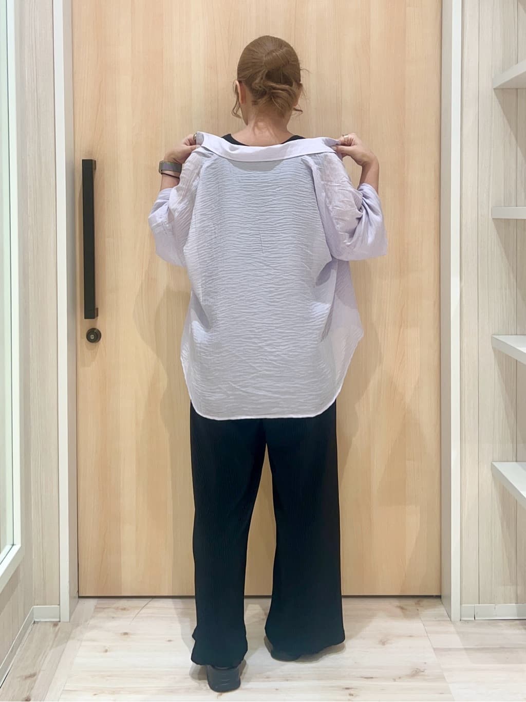 ひっかさんの「SHOO･LA･RUE｜ゆるっと感がこなれ見え ワッシャーシアー半袖シャツ」を使ったコーディネート