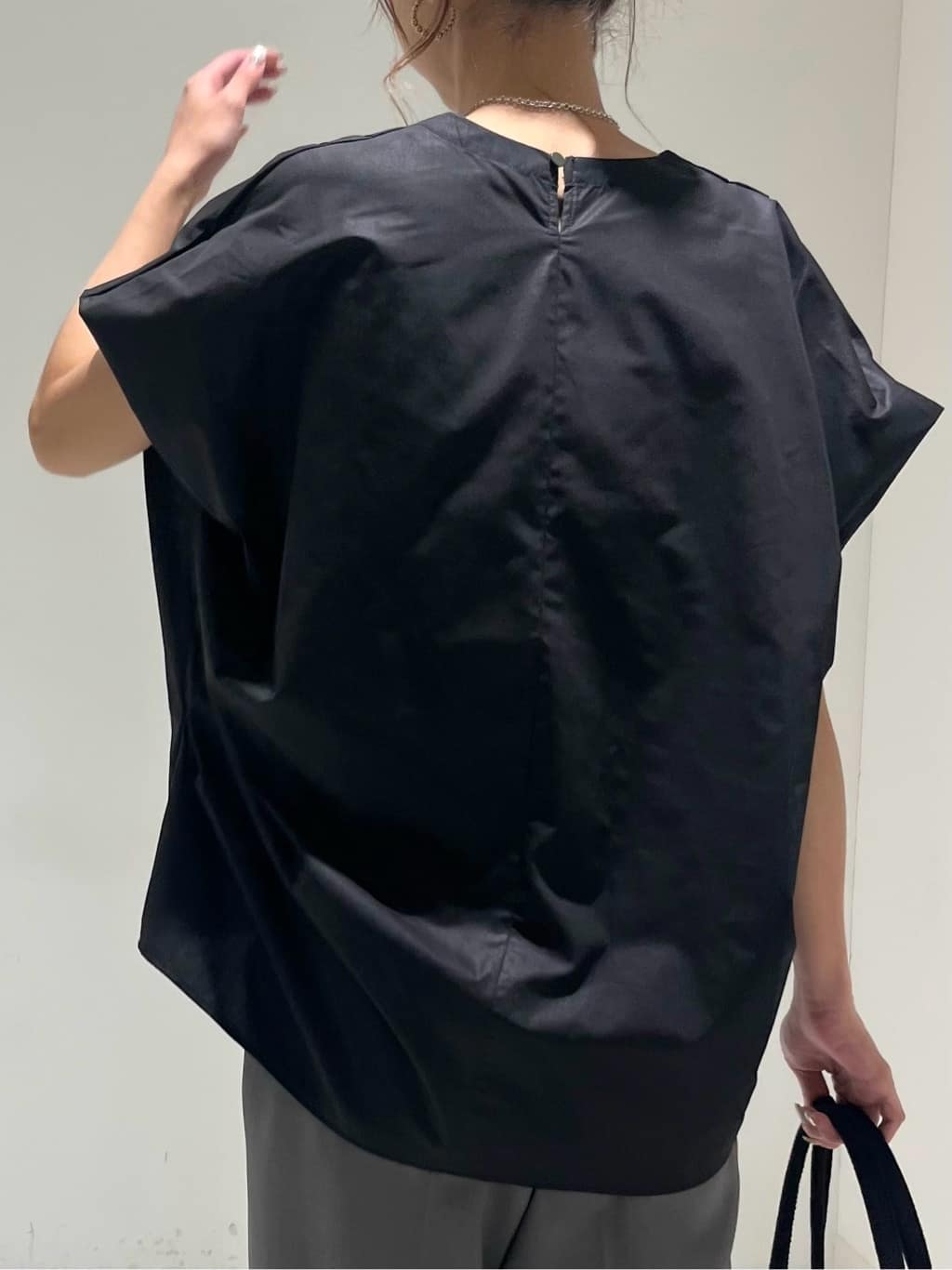 shioriさんの「INDIVI｜スリーブレスタックブラウス」を使ったコーディネート