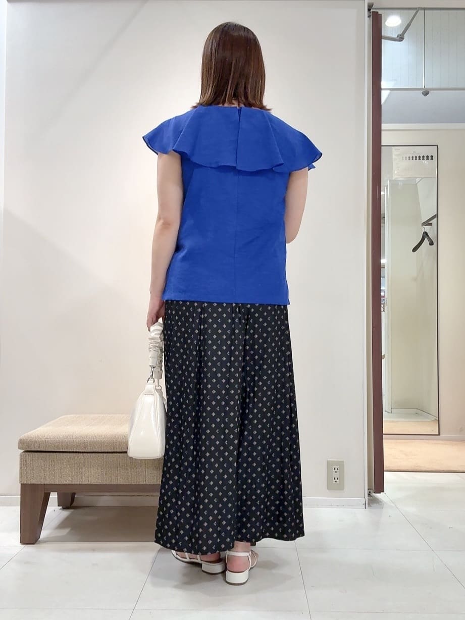 YUIさんの「UNTITLED｜【きれいめ/洗える/フリル】ラッフルシアーブラウス」を使ったコーディネート