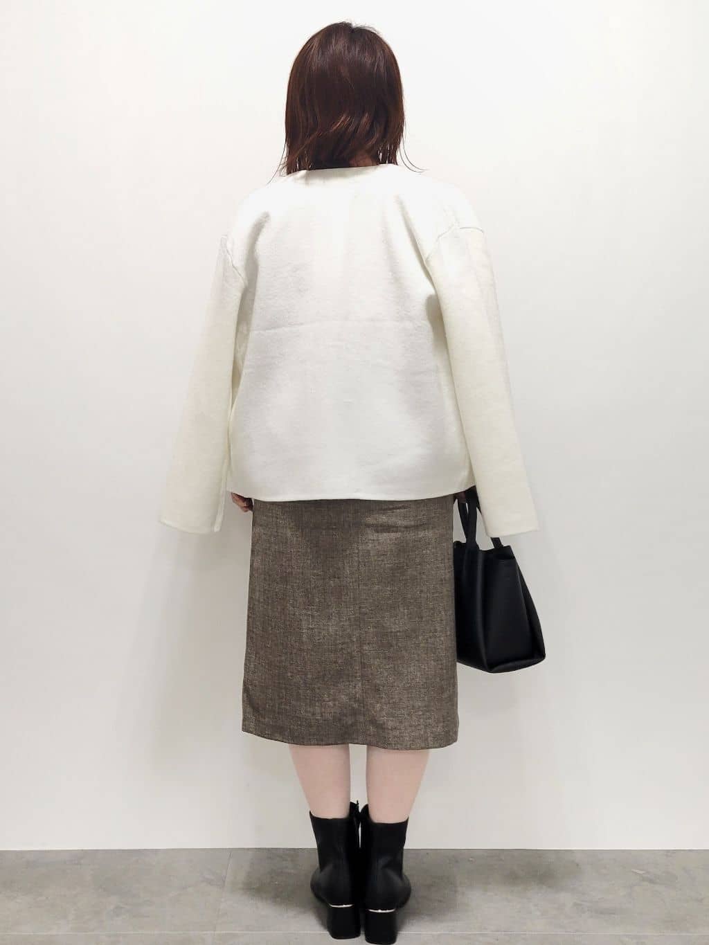 kinaさんの「index｜パール調パーツ付きクルーネックニット【洗濯機OK】《8col／XS～3L》」を使ったコーディネート
