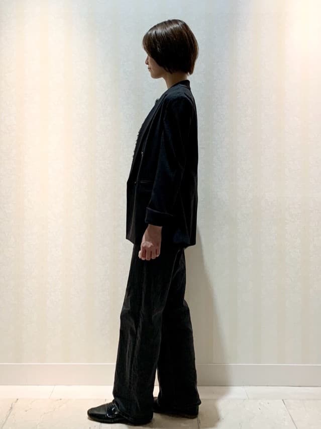 hikaruさんの「INDIVI｜【洗える／セットアップ可能】凹凸ストレッチ素材ダブルジャケット」を使ったコーディネート