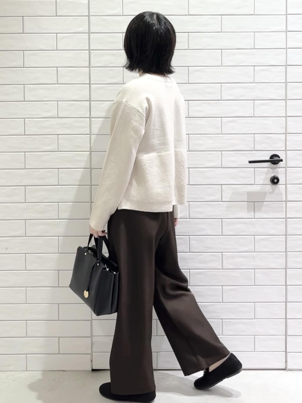 しおりさんの「OPAQUE.CLIP｜ペプラムニット【洗濯機OK】」を使ったコーディネート
