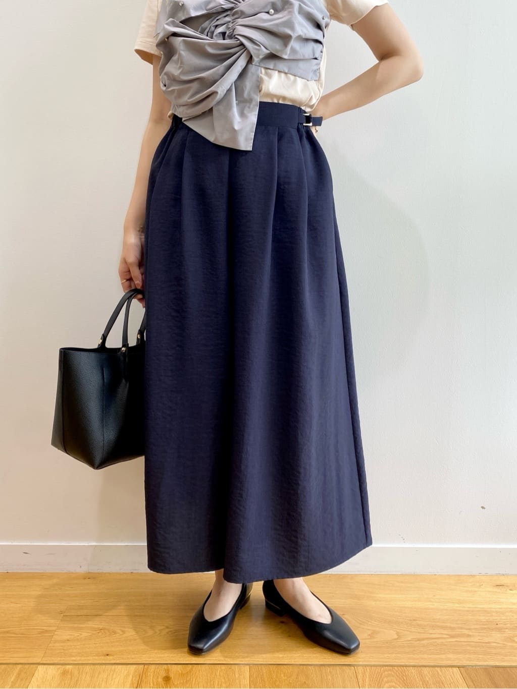 みさかさんの「index｜パール調アシメドッキングTシャツ【洗える／接触冷感】」を使ったコーディネート