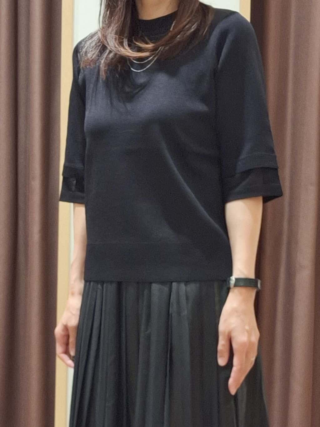 ウタさんの「grove｜【ひんやり多機能】やわらかドライタッチ 袖口シアードッキングプルオーバー」を使ったコーディネート