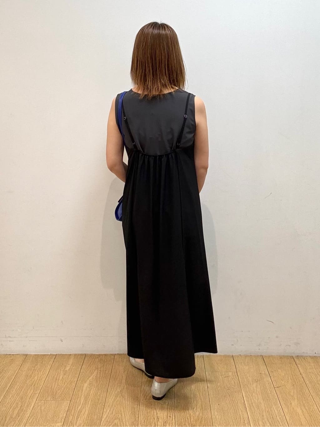 mikkoさんの「INDIVI｜【UVケア】エアリージョーゼット キャミワンピース」を使ったコーディネート