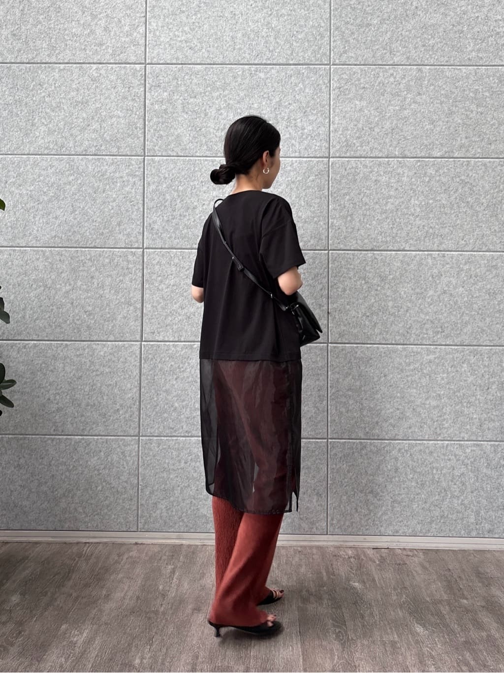 ひなさんの「INDIVI｜シアードッキングTシャツ」を使ったコーディネート