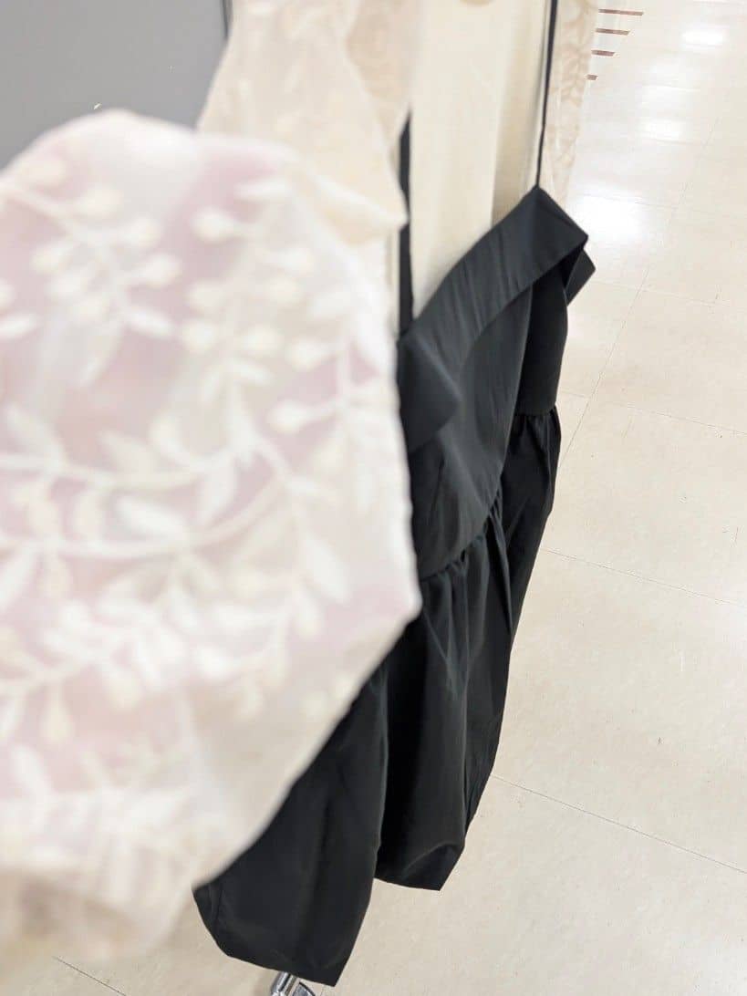 じゃんみなさんの「grove｜【二の腕カバー】繊細さと上品さをまとう袖刺繍プルオーバーニット」を使ったコーディネート