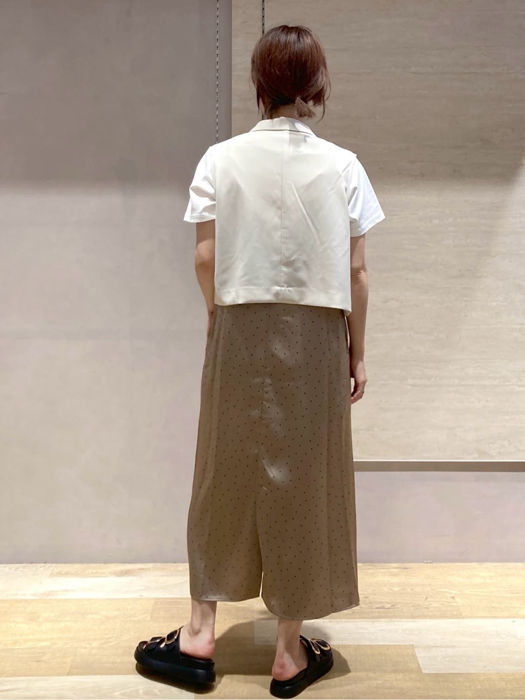 たけねぇさんの「OPAQUE.CLIP｜ショートテーラードジレ【接触冷感／洗濯機洗い可】」を使ったコーディネート
