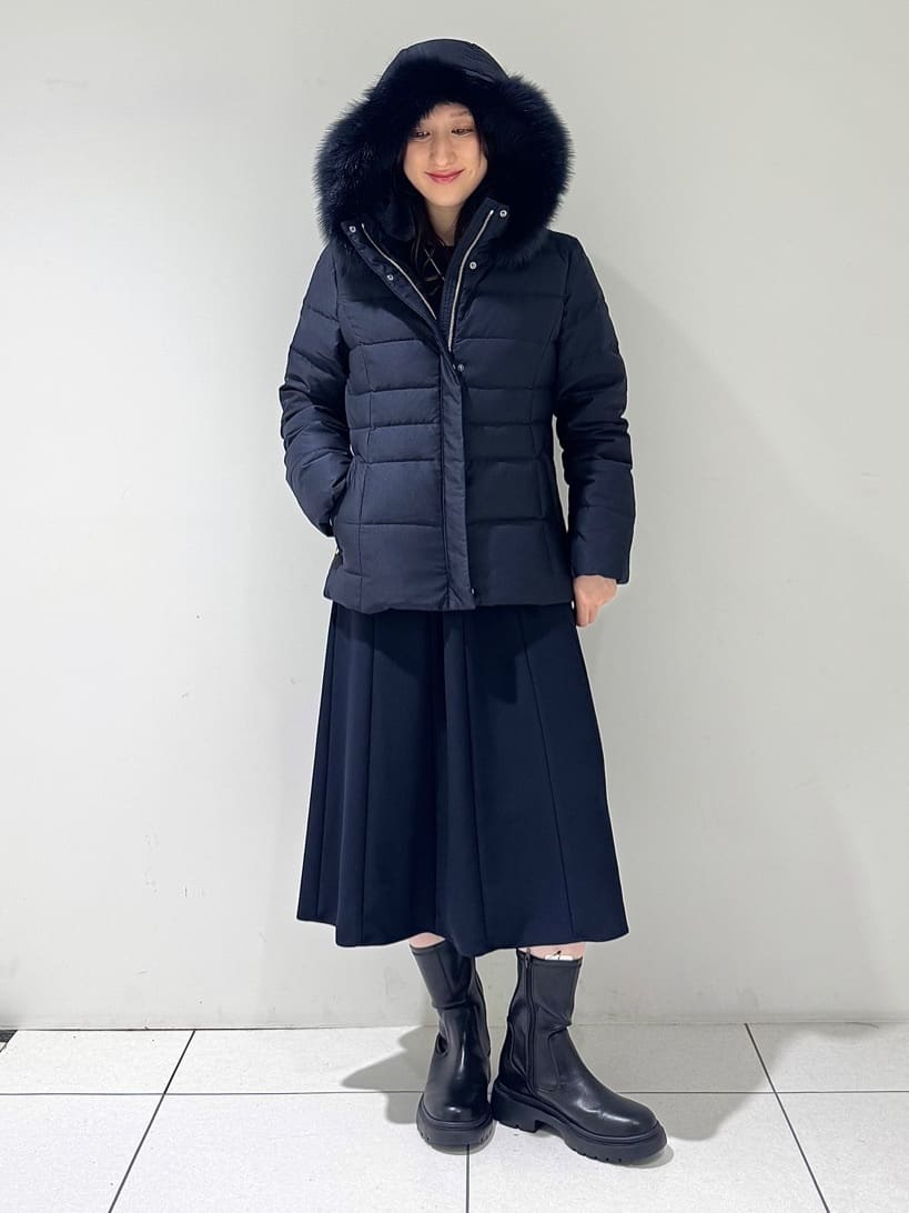 そんさんの「INDIVI｜【名品／撥水／抗菌防臭】ショート丈リサイクルダウンコート」を使ったコーディネート