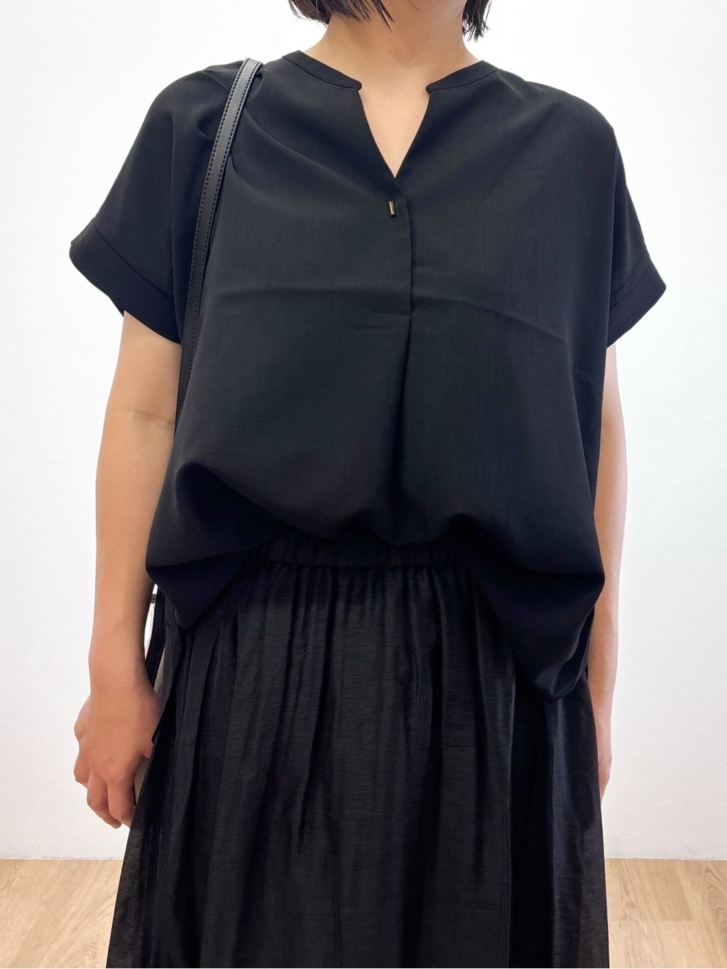 Takeさんの「OPAQUE.CLIP｜《7色展開／SS-LLサイズ》ストレッチスキッパーブラウス／セットアップ対応【洗濯機洗い可／防シワ】」を使ったコーディネート