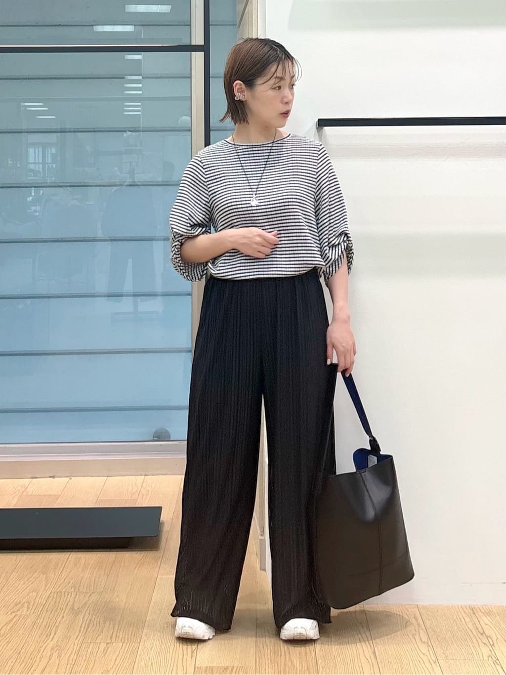asamiさんの「INDIVI｜【UVケア／吸汗速乾】凹凸素材ねじり袖トップス」を使ったコーディネート