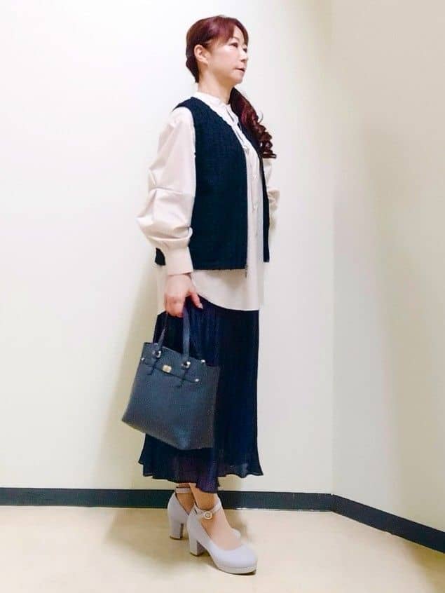 花さんの「Reflect｜【軽い羽織に◎】フロントファスナー開きベスト」を使ったコーディネート