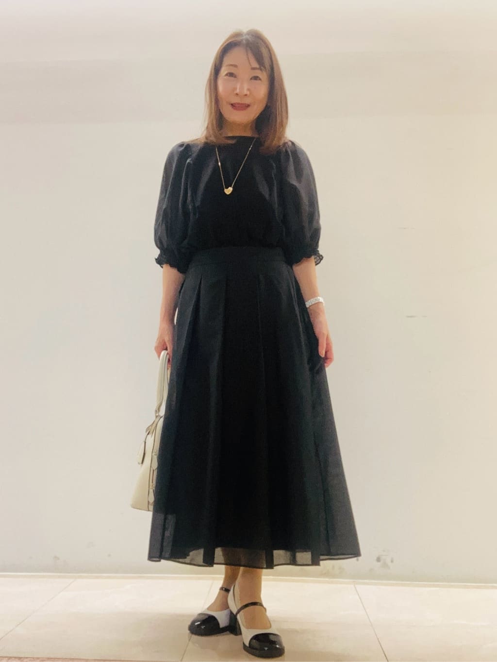 kurodaさんの「Reflect｜【マシンウォッシュ可／セットアップ可】シアーボックスタックプリーツスカート」を使ったコーディネート