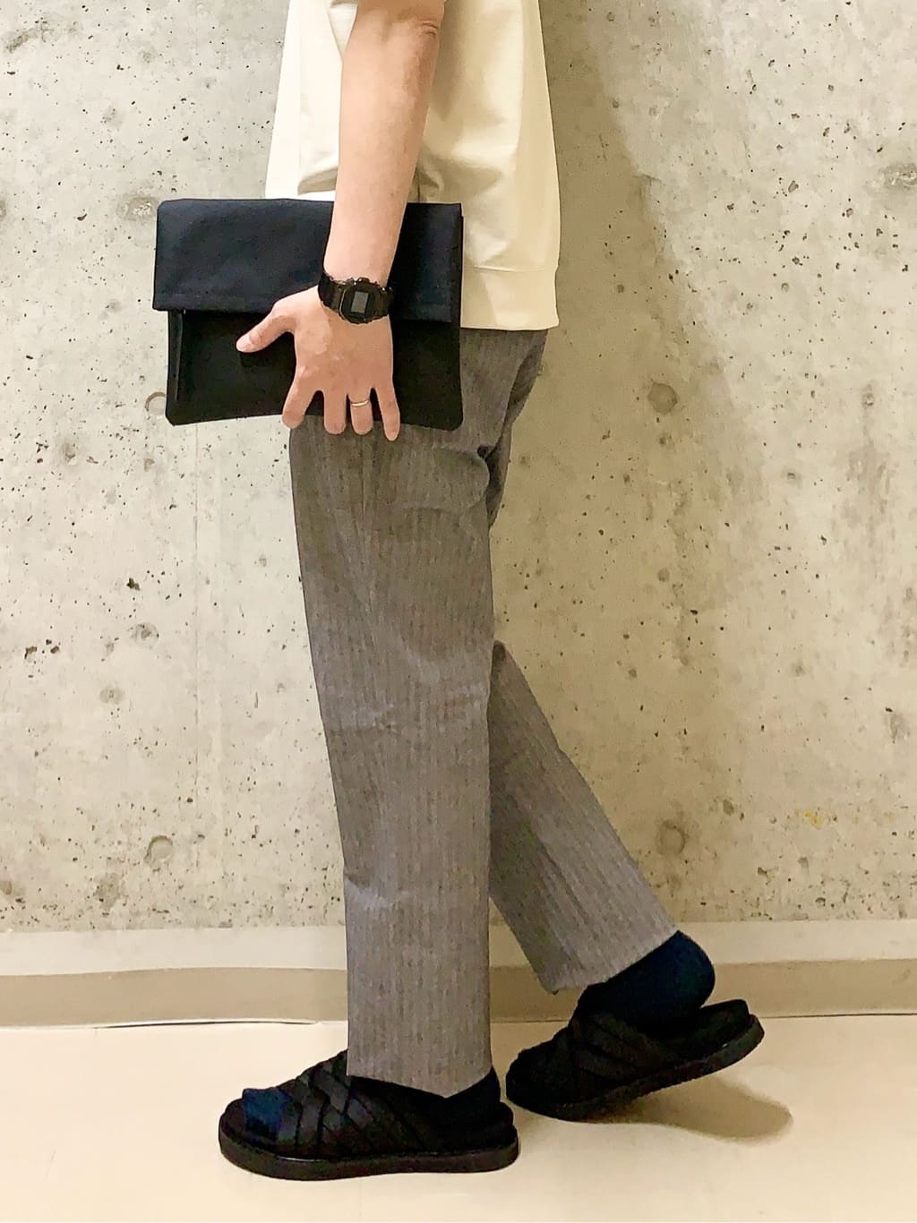 木村剛さんの「TAKEO KIKUCHI｜【Made in JAPAN】播州織 ヘリンボン ストレート パンツ」を使ったコーディネート