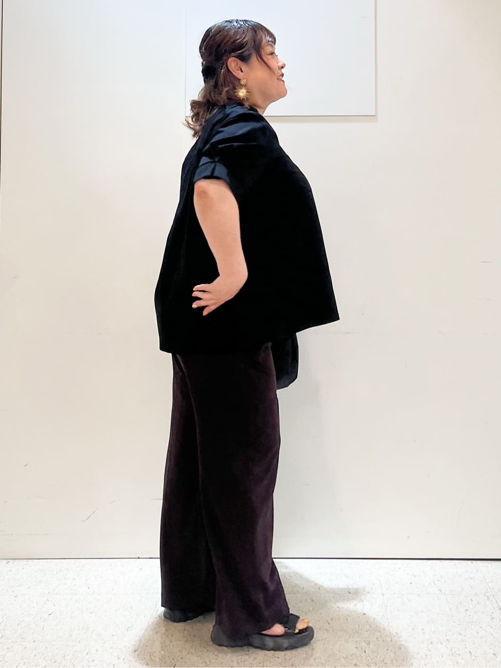 kimmyさんの「Reflect｜【すっきり見え！長め丈／マシンウォッシュ可】スキッパーネックジャージトップス」を使ったコーディネート